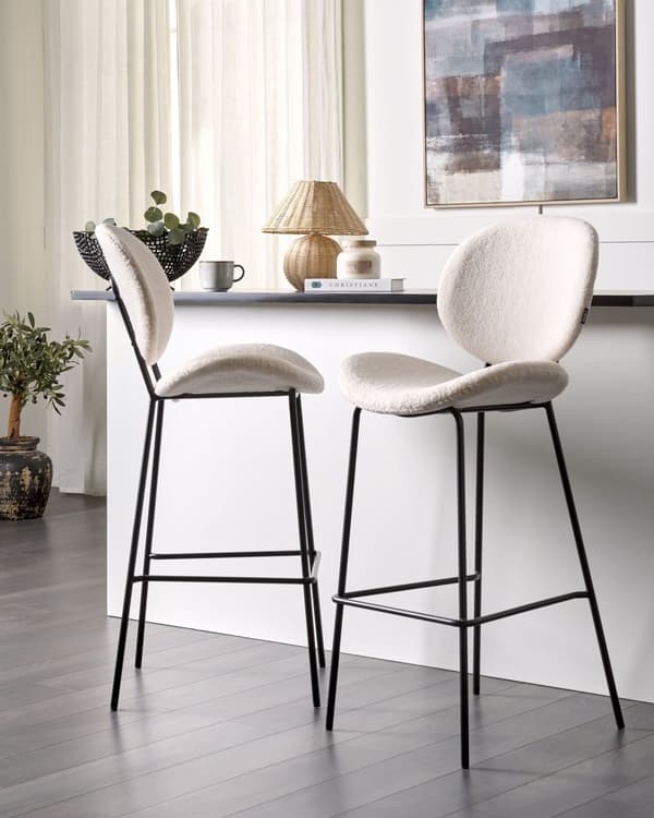 Set med 2 matstolar Vit Armlösa benkåpor Konstläder PU Svarta järnben Modern Retro Design Matrum Sittplatser