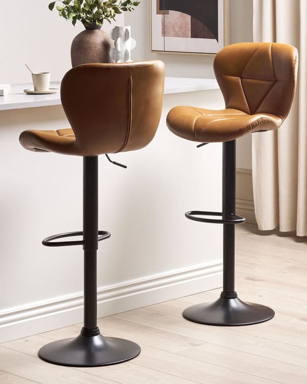 Barstol Brunt Læder 65 cm Høj Køkkenstol Justerbar Counterstol med Ryglæn Drejefunktion Pumpe Design til Køkkenø Inspiration