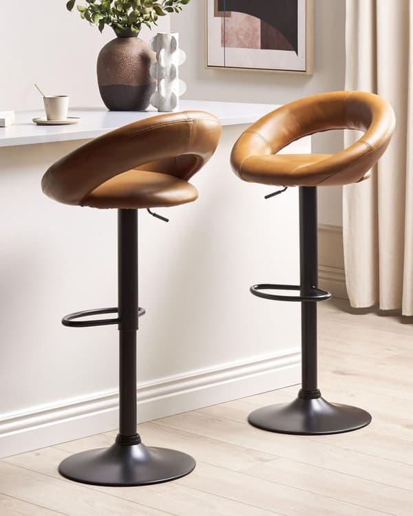 Barstol Brunt Læder 65 cm Høj Køkkenstol Justerbar Counterstol med Ryglæn Drejefunktion Pumpe Design til Køkkenø Inspiration