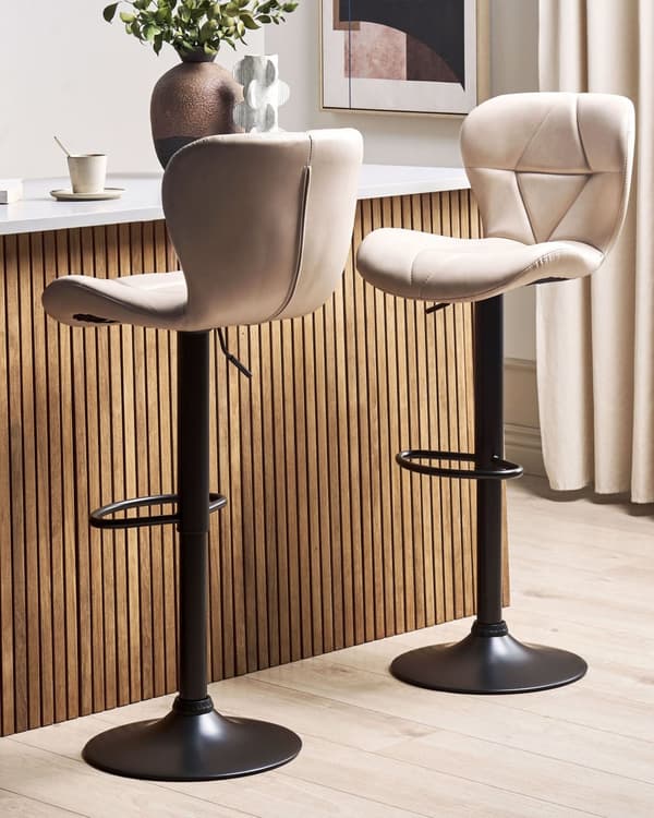 Barstolar set om 2 Beige Konstläder Svängbar Justerbar Höjd Modern Kök Matsal Bar