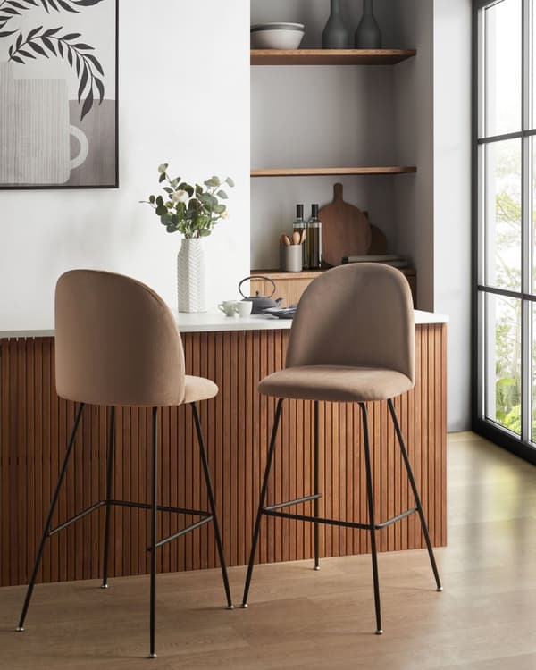 Barstole Taupe Velour Sæt af 2 Høj Køkkenstole Retro Rund Ryglæn Fodstøtte Design Counterstol til Barbord