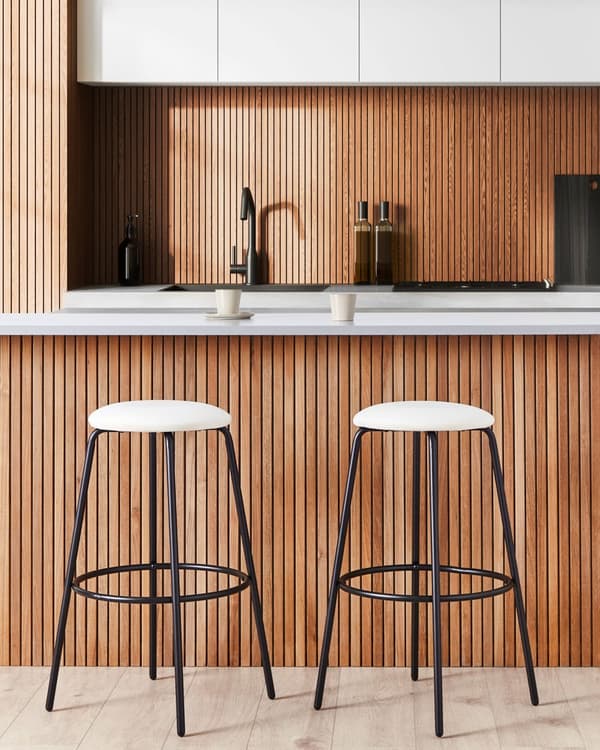Set om 2 Barstolar Off-White Utan Armstöd Sammet Svarta Stålben Modern Design Matsal Kök