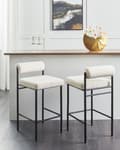 Miniatyrbilde 2 av 10: Sett med 2 barstoler Hvit Bouclé Polyester Svarte metallben Uten armlener Rund ryggstøtte Moderne design Spisestue Kjøkken