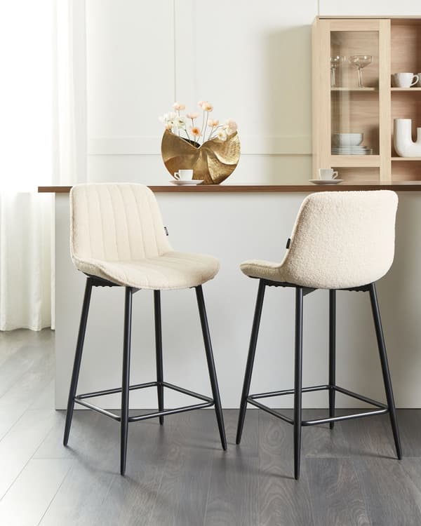 Sett med 2 Barstoler Lys Beige Armløs Boucle Svart Stålben Moderne Design Spisestue Sitteplasser