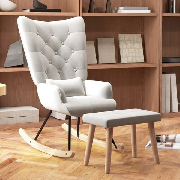 Rootz Loungestol med skammel - Gyngestol - Polstret stol og fodskammel - Fløjlspolstring - Gummitræben - Cremehvid - 66cm x 96cm x 101cm