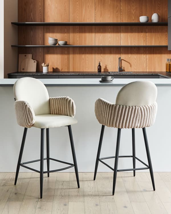 Barstole med Armlæn Beige Sæt af 2 Høj Køkkenstole Retro Ryglæn Design Fodstøtte Counterstol til Barbord Stole til Køkkenø