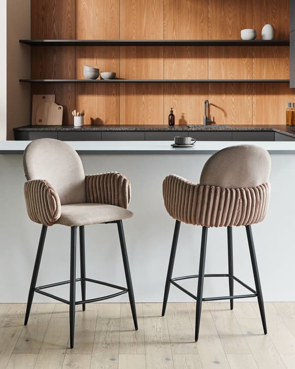 Barstole med Armlæn Taupe Sæt af 2 Høj Køkkenstole Retro Ryglæn Design Fodstøtte Counterstol til Barbord Stole til Køkkenø