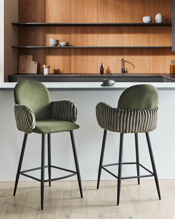 Barstole med Armlæn Grøn Sæt af 2 Høj Køkkenstole Retro Ryglæn Design Fodstøtte Counterstol til Barbord Stole til Køkkenø