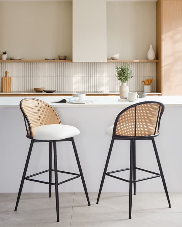 Sett med 2 Barstoler Hvite Svingbare Seter i Kunstskinn Metall Svart Ramme Wienerflette Ryggstøtte Retro Seating
