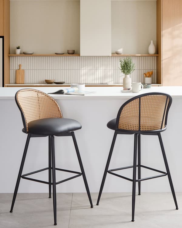 Sett med 2 Barstoler Svarte Svingbare Seter i Kunstskinn Metall Svart Ramme Wienerflette Ryggstøtte Retro Seating