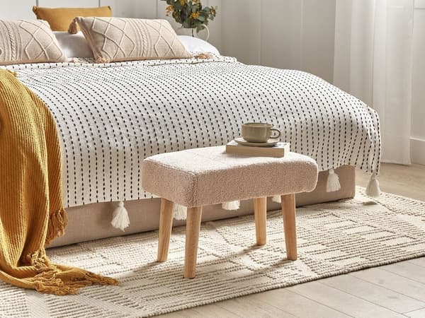 Beige boucle skammel TAKOMA Lumarko!