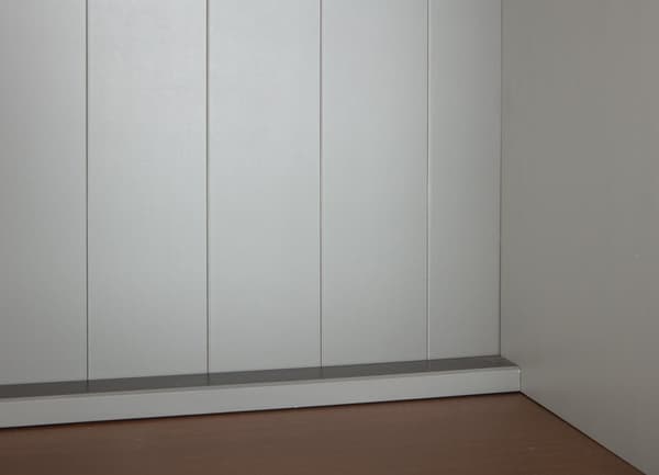 Luzerna vitrineskab 2 + 2 døre og 2 skuffer grå, brun.