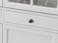 Miniatyrbilde 6 av 10: Amaretta vitrineskap 2-dørs antikk hvit, antikk patinert. Bredde 110 cm, høyde 200 cm.