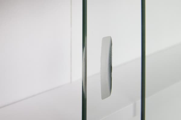 Collecty vitrineskap 2 skyvedører i glass grå, hvit.