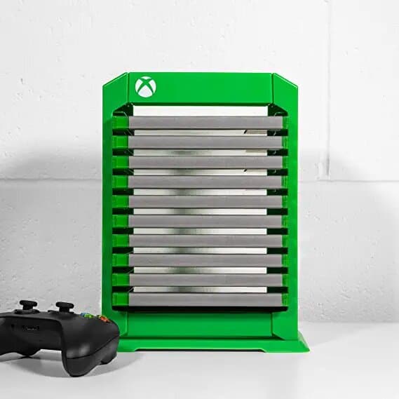 Numskull - Xbox - Officiellt förvaringstorn med Xbox-logotyp för 4 handkontroller - 10 spel - 1 headset