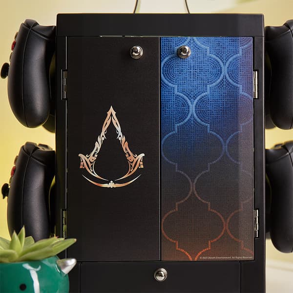 Numskull - Assassin's Creed-inspirerat spelskåp för 4 handkontroller - 10 Spel - 1 Headset