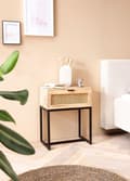 Miniatyrbillede 3 af 7: Rootz Modern Sengebord - Natbord - Rattanskuffe - Mangotræ - Håndlavet - Wienervævet - Naturligt trækorn - Sort metalstel - 50 cm x 60 cm x 30 cm