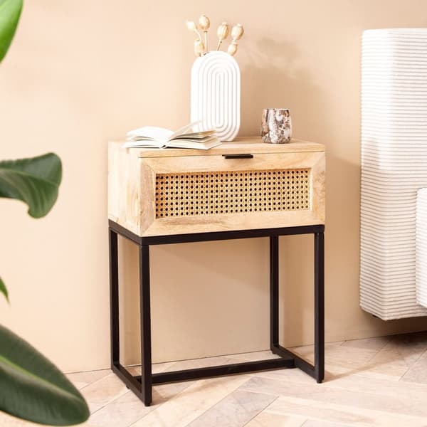 Rootz Modern Sengebord - Natbord - Rattanskuffe - Mangotræ - Håndlavet - Wienervævet - Naturligt trækorn - Sort metalstel - 50 cm x 60 cm x 30 cm