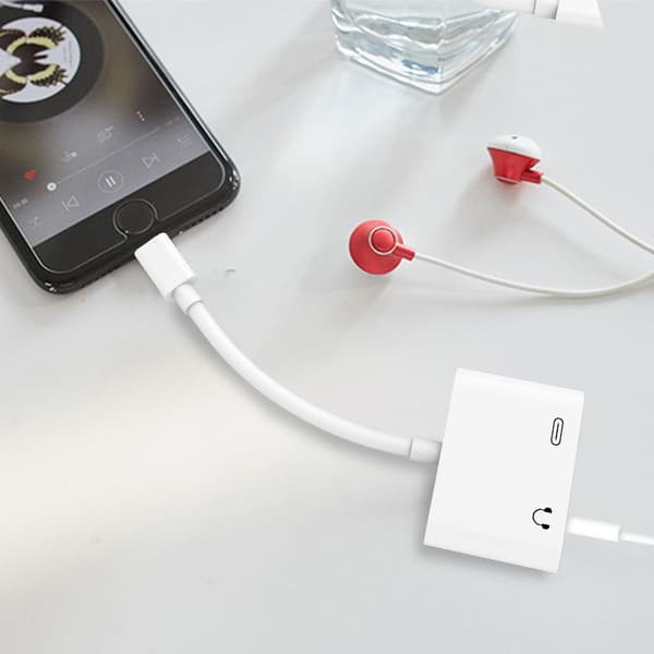NÖRDIC Lightning adapter til 1x Lightning og 1xljud ​​3,5 mm hvid 10cm kabel