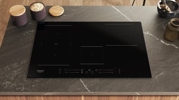 Hotpoint HS 1377C CPNE Sort Indbygget 77 cm Zone induktionskogeplade 4 zone(r)