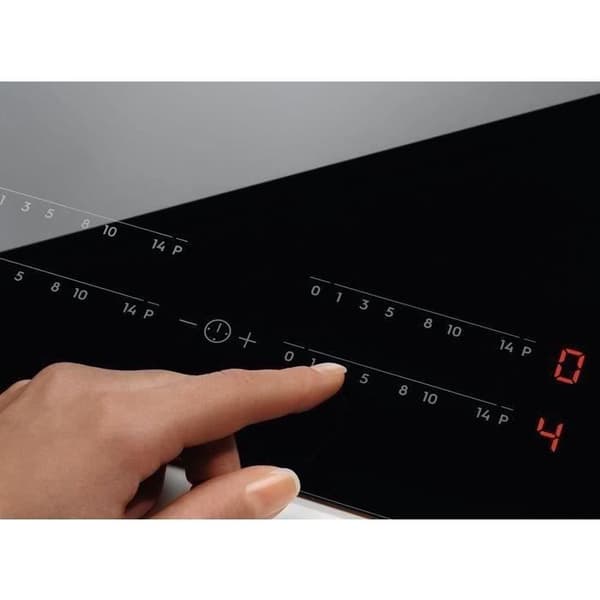 ELECTROLUX Induktionshäll - 4 zoner - Modulära zoner - FlexiBridge® Series 600 - Chef läge - L60 x P52 - EIV654
