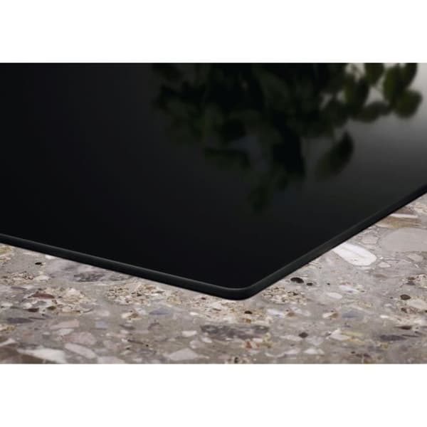 Induktionshäll - ELECTROLUX - 4 brännare inklusive justerbar vänstra zon - 58 x 51 cm - EIV66453I