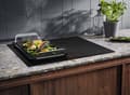 Miniatyrbillede 8 af 10: Electrolux Serie 700 EIS62453IZ Sort Indbygget 60 cm Zone induktionskogeplade 4 zone(r)