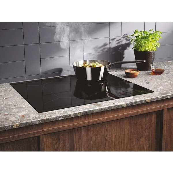 Electrolux LIL61424C Sort Indbygget 60 cm Zone induktionskogeplade 4 zone(r)