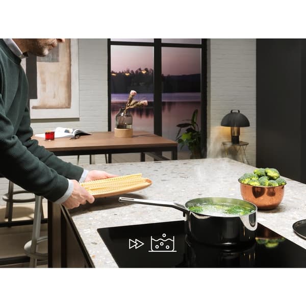 Electrolux LIL61434C Sort Indbygget 59 cm Zone induktionskogeplade 4 zone(r)