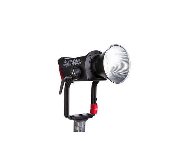 Aputure LS 600D V-mount, 600 W, 1 ampuller, LED, 50000 timer, 5600 K, 105°