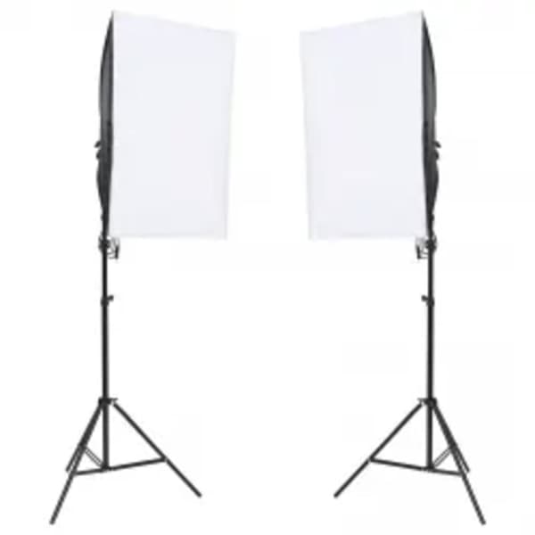 Fotostudio med lampor, bakgrund och reflexskärm