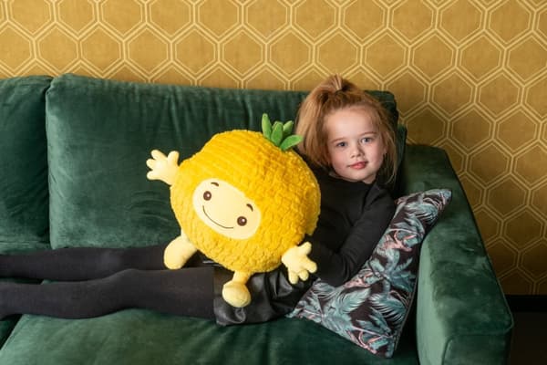 Noxxiez Jätte nallebjörn, handvärmare och kudde - Ananas