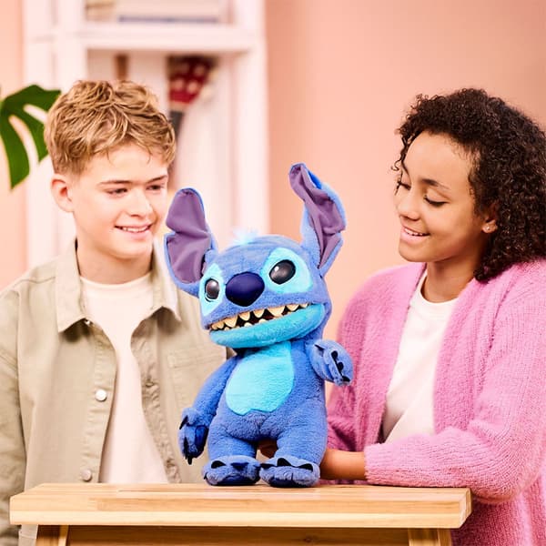 Famosa Real Fx Disney Stitch Puppet Nallebjörn