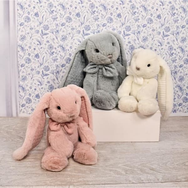 Plyschleksak - BEAR STORY - Preppy Chic Rabbit - 40CM - Grå - Mjuk och fluffig
