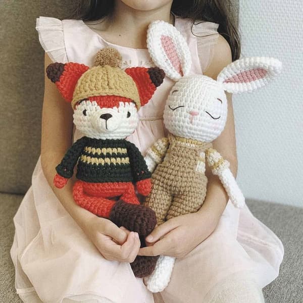 Min virkade Amigurumi-kanin i plysch