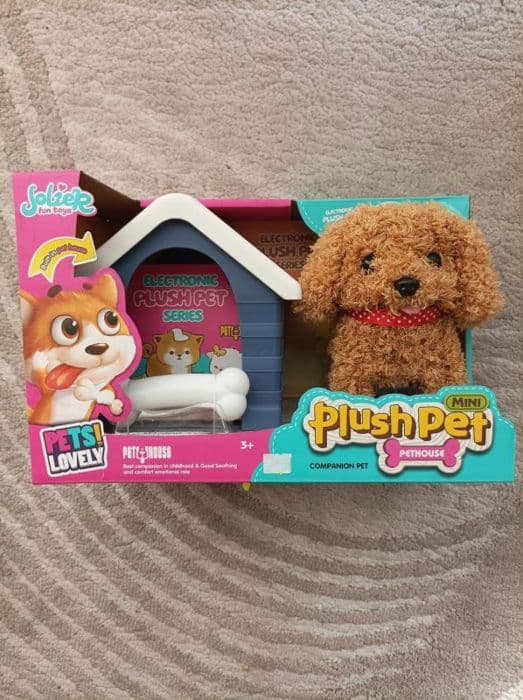 Peluche Hipo - H13379 - Batteridriven hund med hundkoja Mini Plush Pet Series blandat pris för 1 st