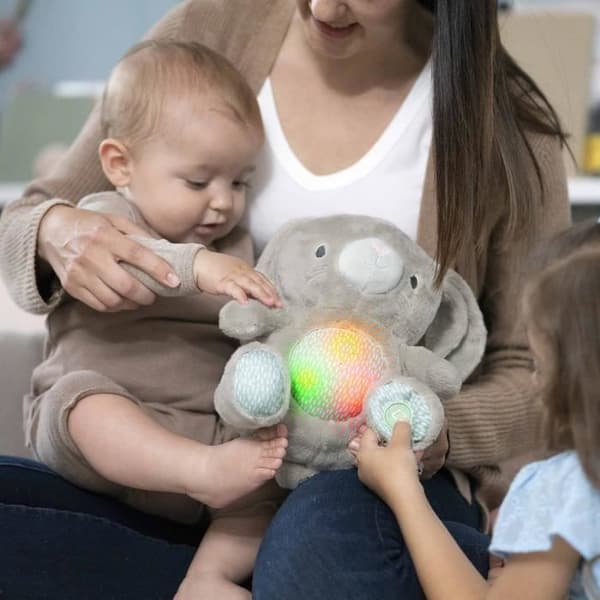 INGENUITY Doudou baby rabbit Sylvi, mjukisdjur, lugnande melodier och vibrationer, ljus, nyföddpresent