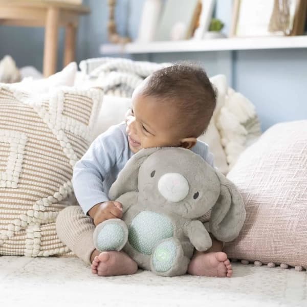 INGENUITY Doudou baby rabbit Sylvi, mjukisdjur, lugnande melodier och vibrationer, ljus, nyföddpresent