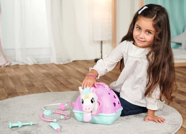 Simba plyschleksak - 105542140 - Doktor med plysch enhörning / 20 cm/resväska 23 x 20 cm att fälla ner / 3 år +,