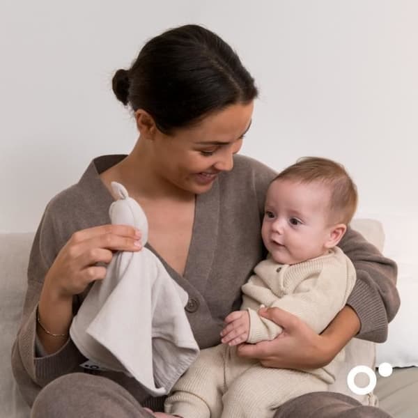 doomoo You&Me Babydyne - Vendbar og Bekymrende Dyne - Leveres med 2 dele til at bære forældrenes duft, Beige