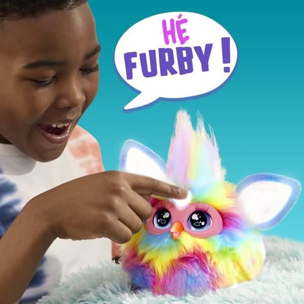 Furby Tie Dye, 15 tilbehør, interaktiv plys til piger og drenge, stemmeaktiveret animatronic, fra 6 år