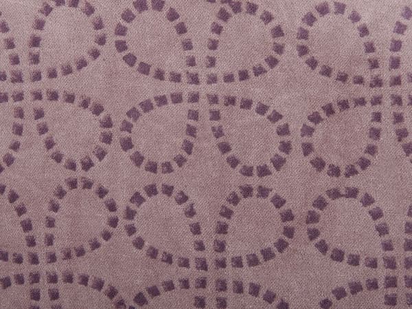 LARKSPUR Fløjlspude 45 x 45 cm Lyserødt Geometrisk Mønster Lumarko!