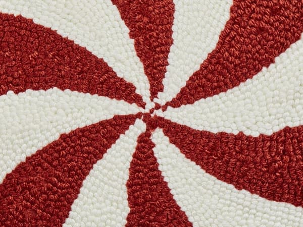 Sæt med 2 SWIRL CANDY Bouclé pyntepuder 40 x 40 cm Rødt julemønster Lumarko!