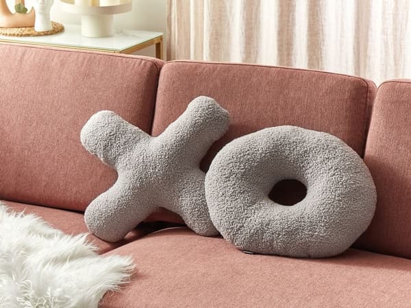 Set med 2 HESPERIS Boucle prydnadskuddar ljusgrå enfärgade Lumarko!