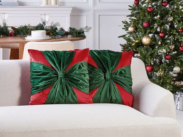 Set med 2 MARSHMALLOW sammetsprydnader 45 x 45 cm Rött julmönster Lumarko!