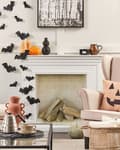 Pikkukuva 6 / 9: Samettinen koristetyyny Halloween-kurpitsa-aiheella 45 x 45 cm beige SEBES Lumarko!