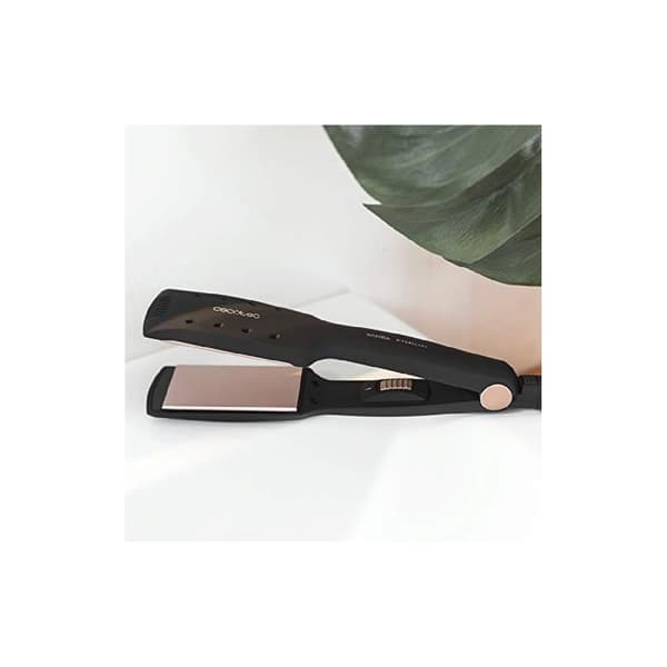 Cecotec Wide-plate hair straightener coated with keratin and argan oil.