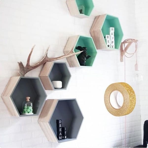 3 hexagonala hyllor i trä + guldglittrande masking tape 5 m