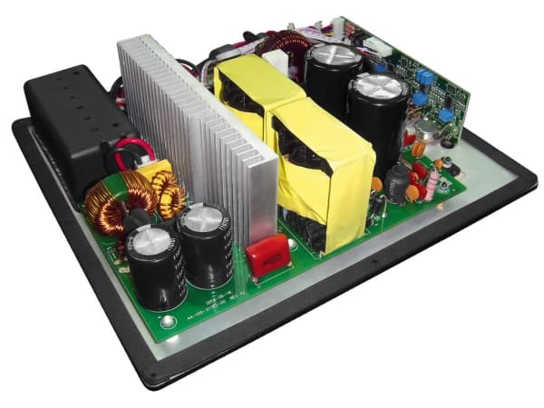 Monacor SAM-500D, 500 W, Aktiivinen alibassokaiutin, 20 - 200 Hz, 700 W, 22000 O, Musta