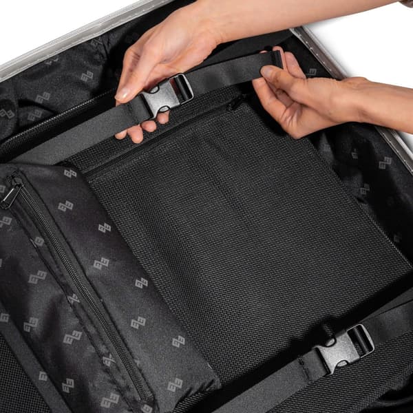 Eternitive E+ kabinväska med powerbank TSA fingeravtryckslås 360° svängbara hjul